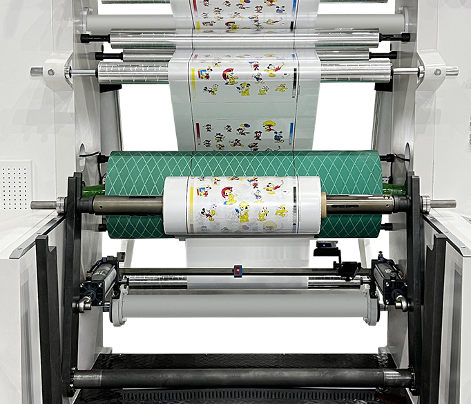 Surface rewinding unit 